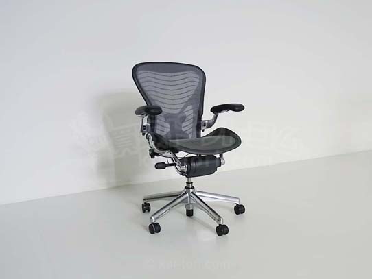 ハーマンミラー/Herman Miller 　アーロンチェア　アルミポリッシュ　目黒区で買取ました